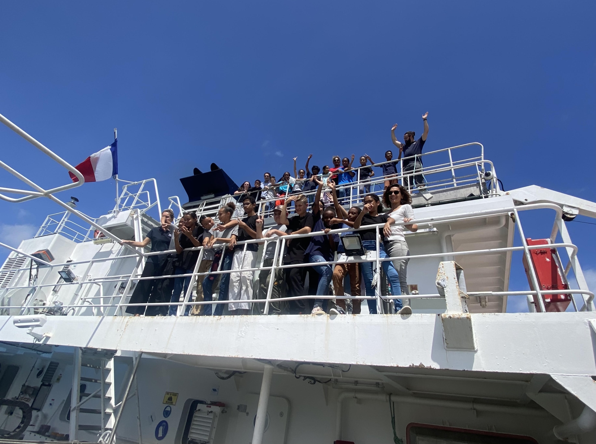 SENSIBILISATION DES ELEVES REUNIONNAIS AUX METIERS DE LA MER DANS LE CADRE DES JOURNEES TAAFIENNES