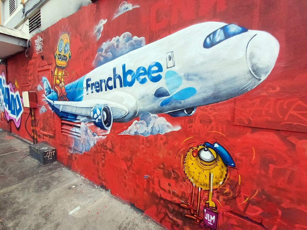 Des graffs et des ailes : French bee partenaire de R�union Graffiti c�l�bre l�art urbain
